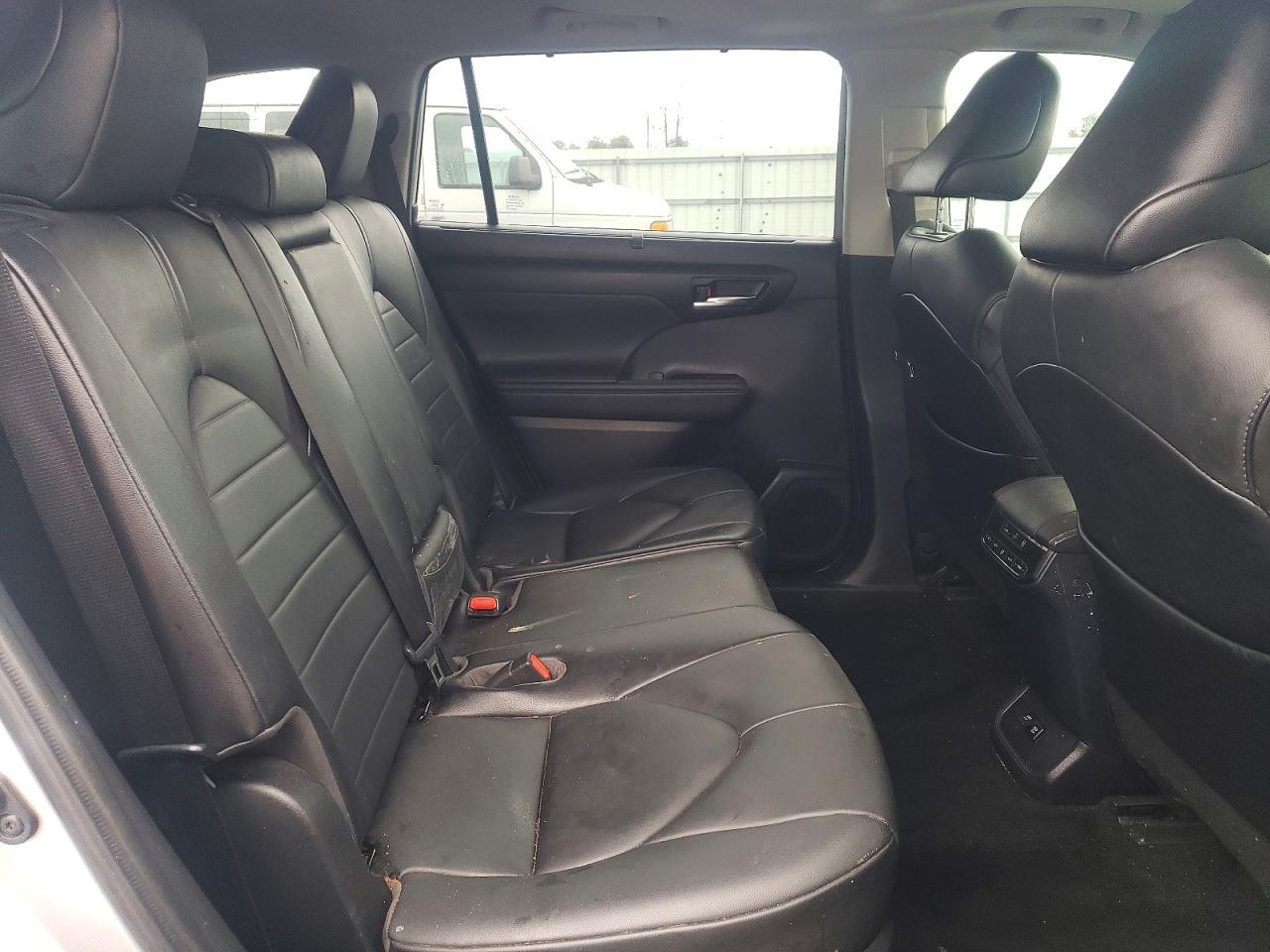 2021 TOYOTA HIGHLANDER