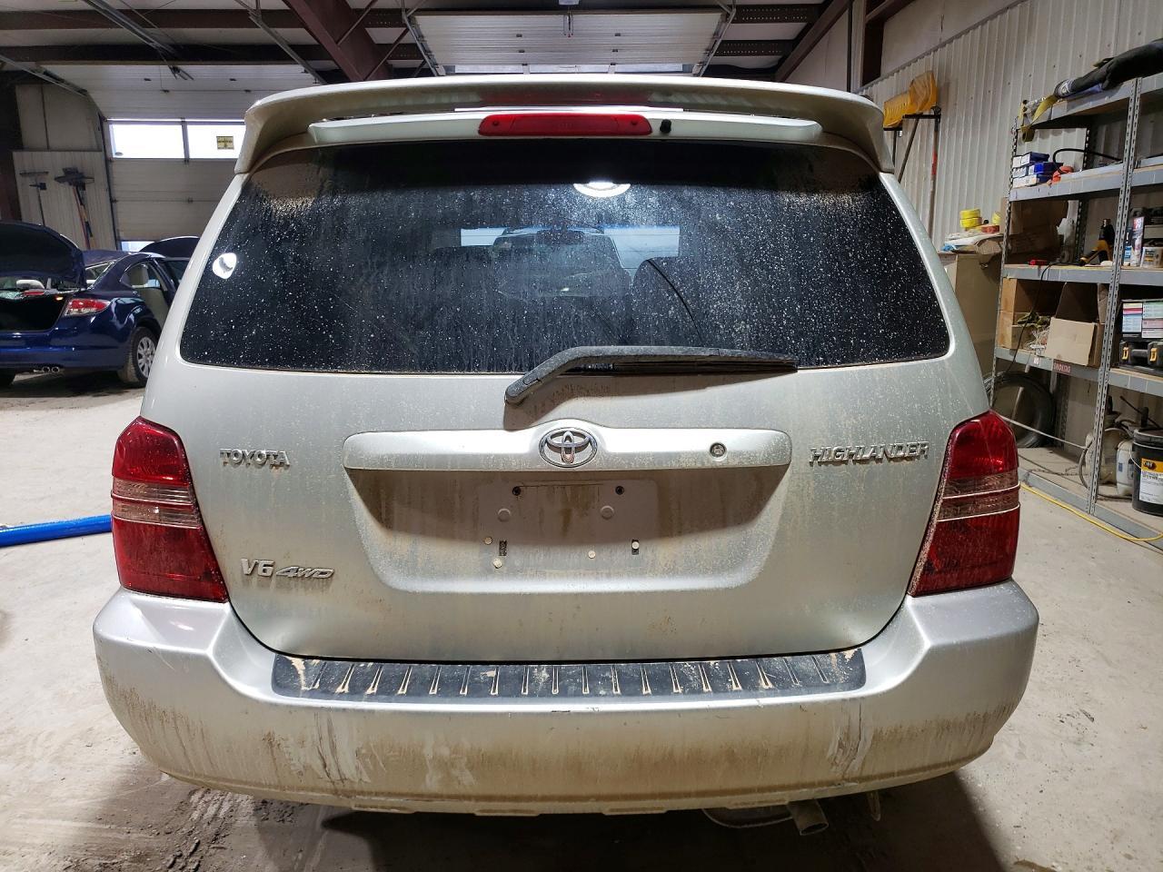 2003 TOYOTA HIGHLANDER