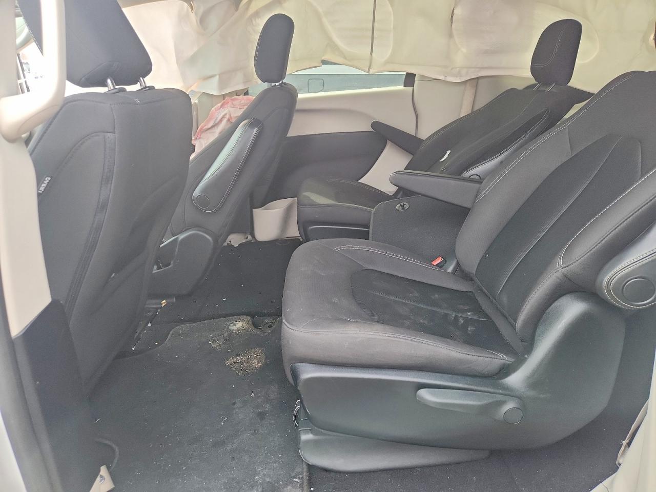 2020 CHRYSLER Voyager