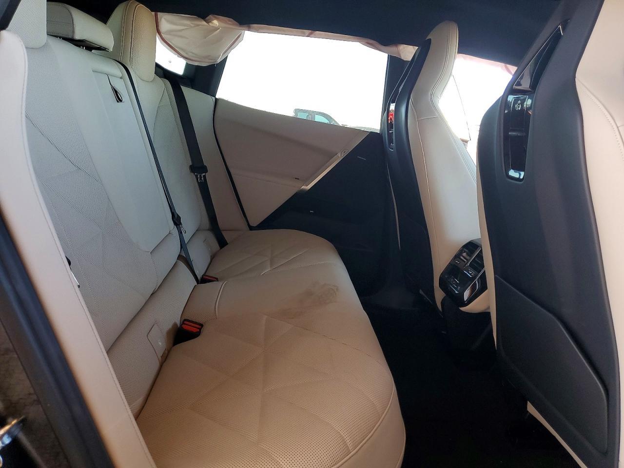 2025 BMW iX