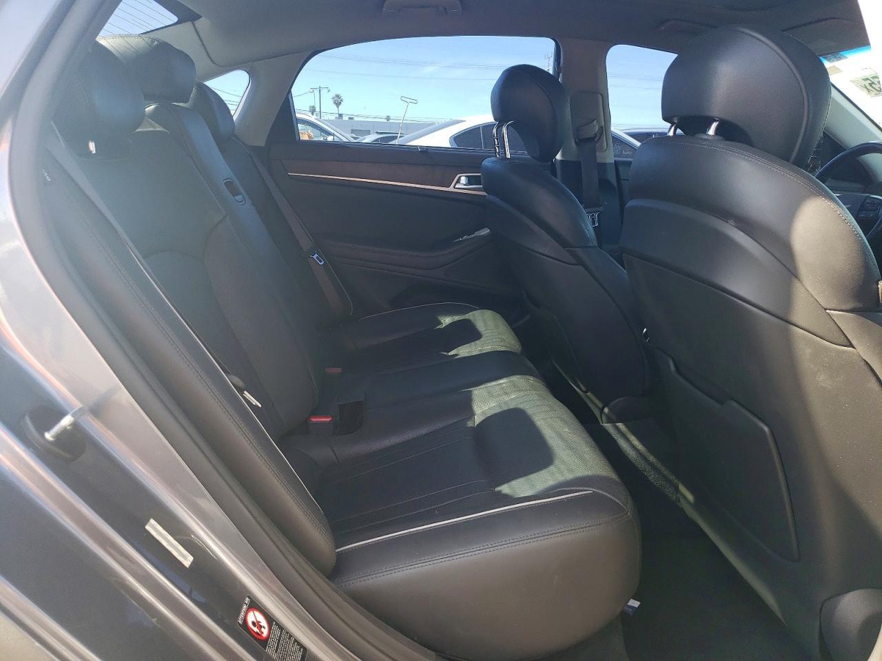 2015 HYUNDAI GENESIS
