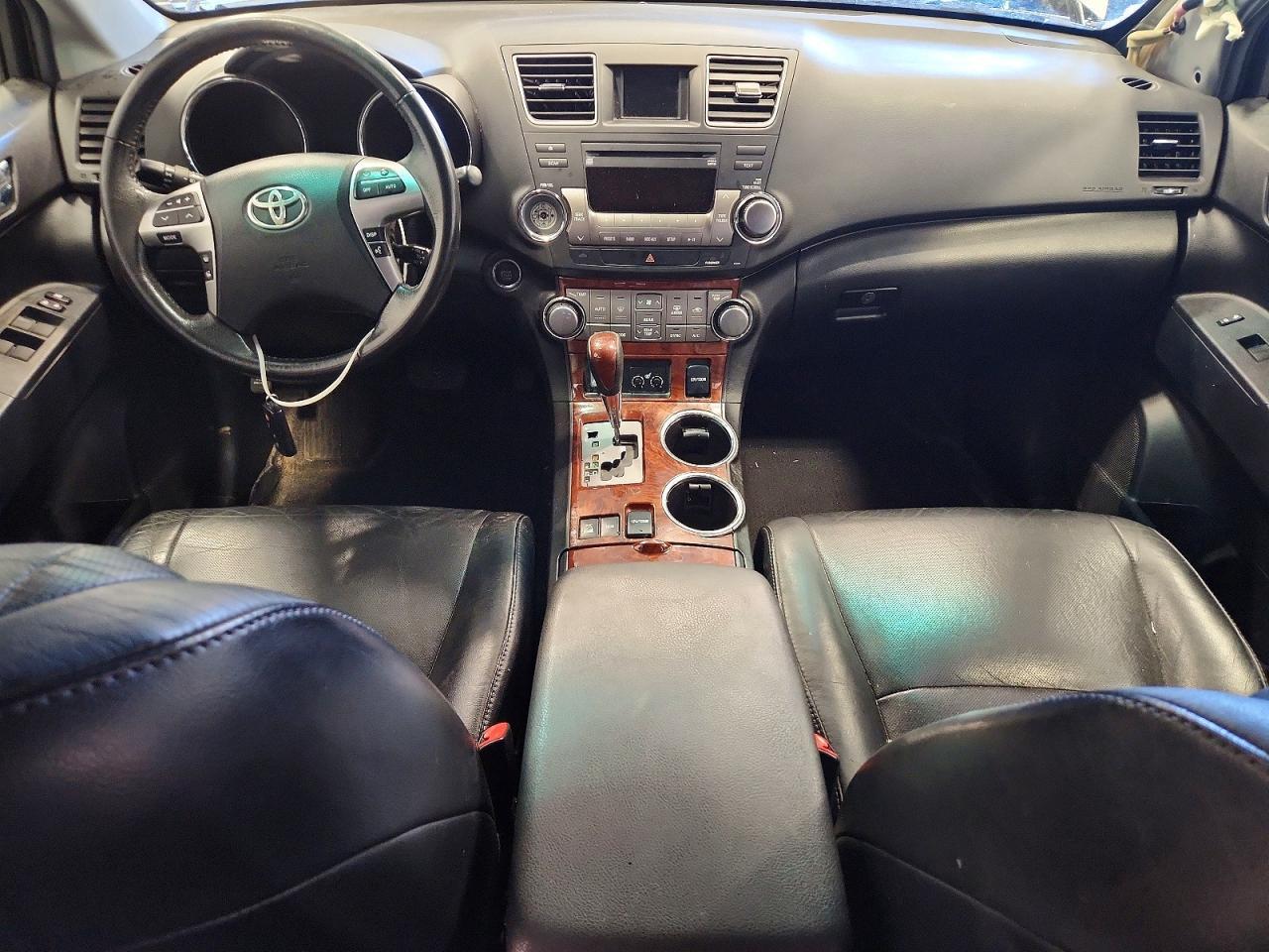 2011 TOYOTA HIGHLANDER