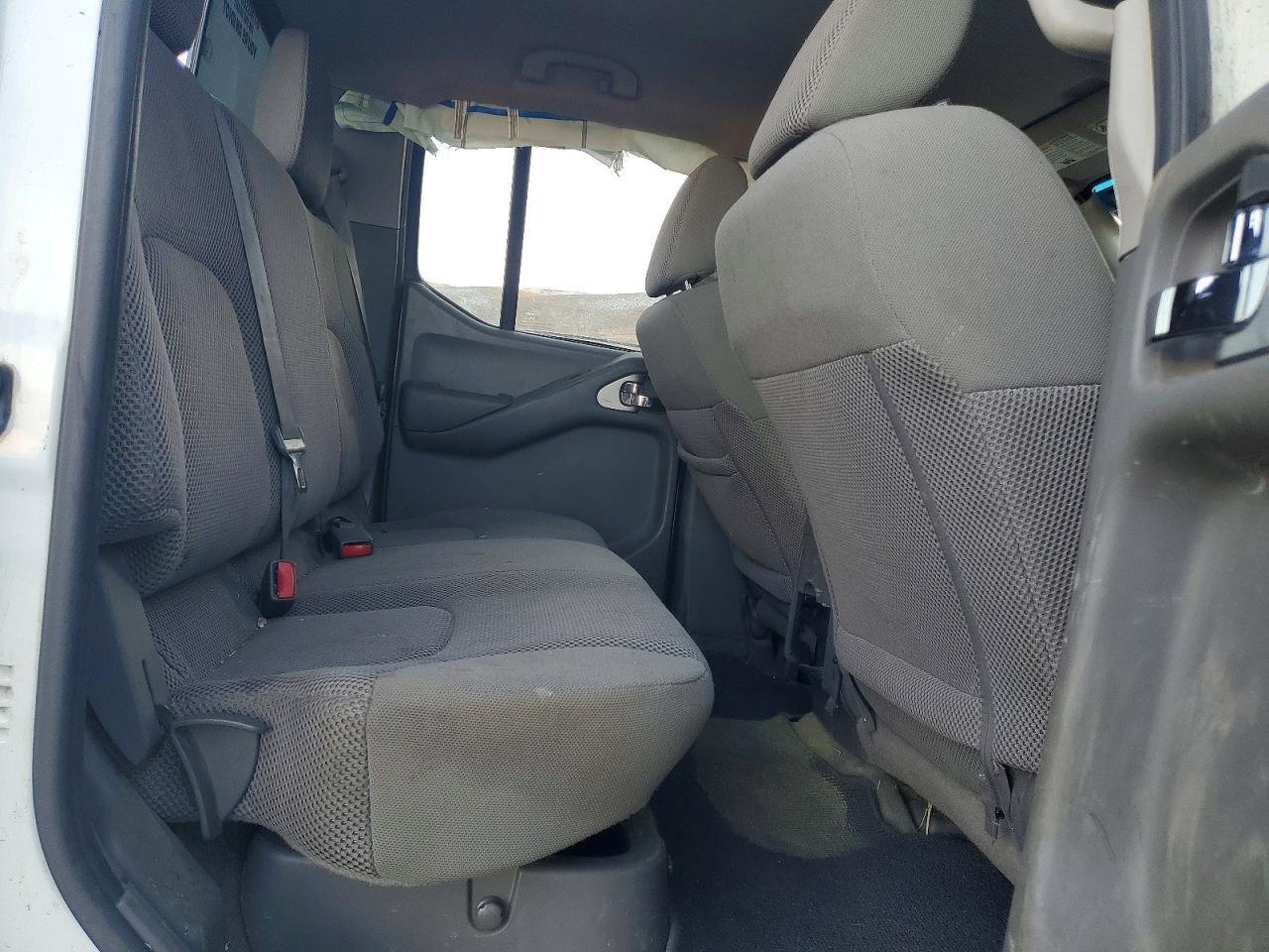 2017 NISSAN Frontier