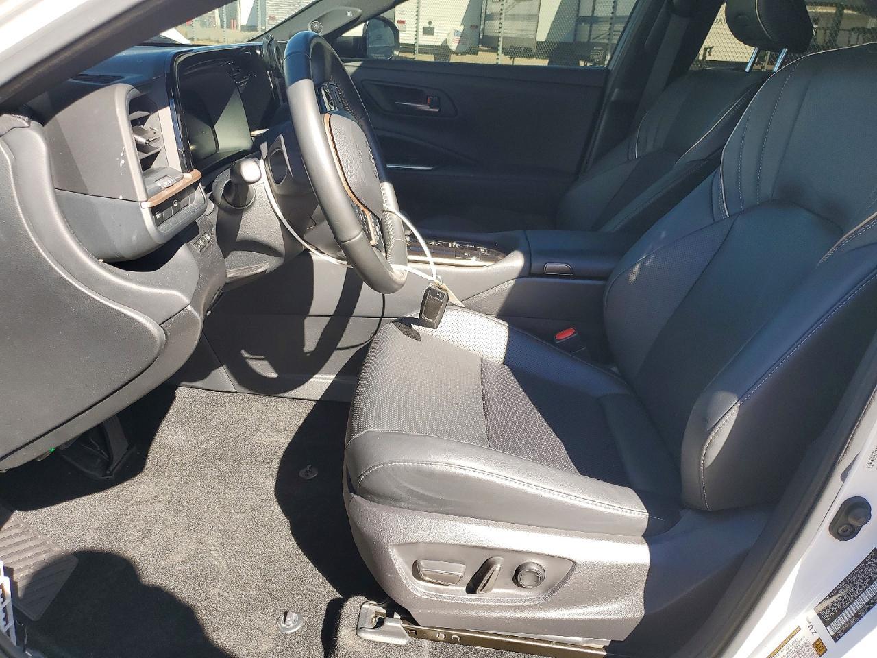 2024 TOYOTA Crown