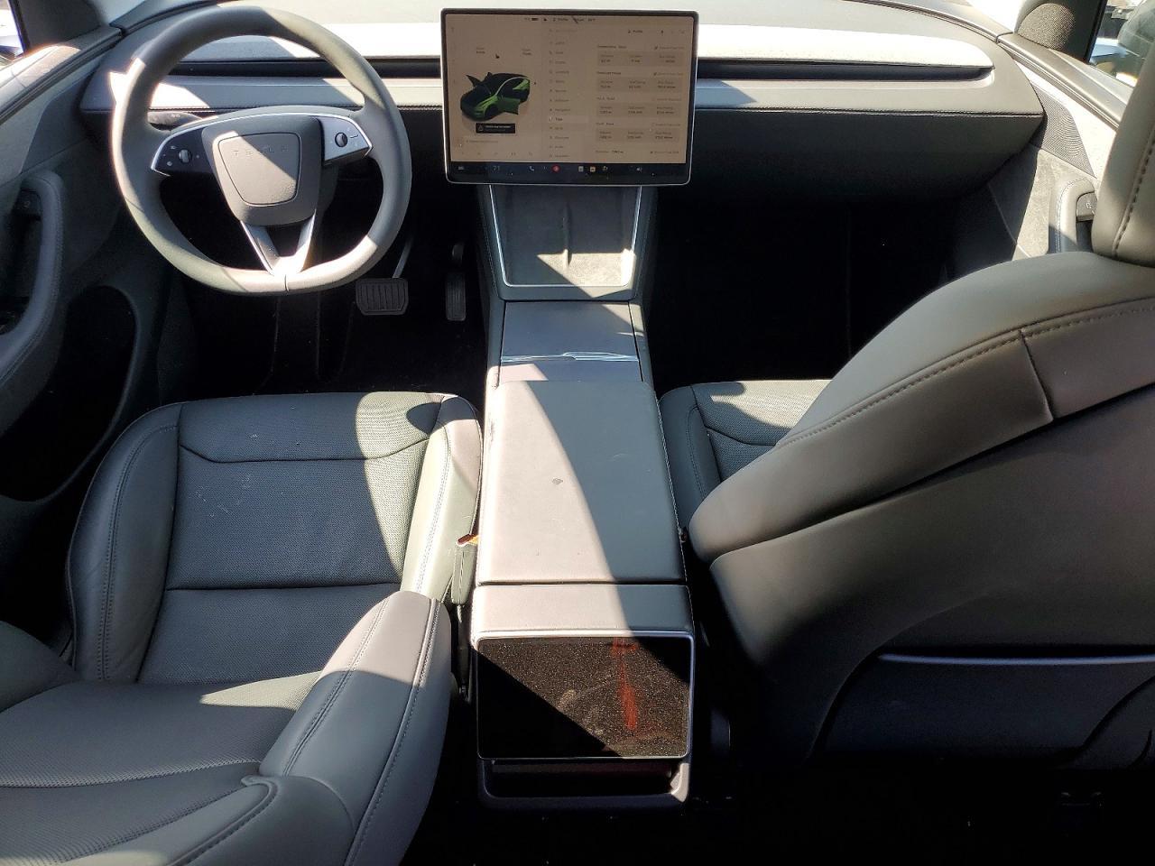 2026 TESLA MODEL Y