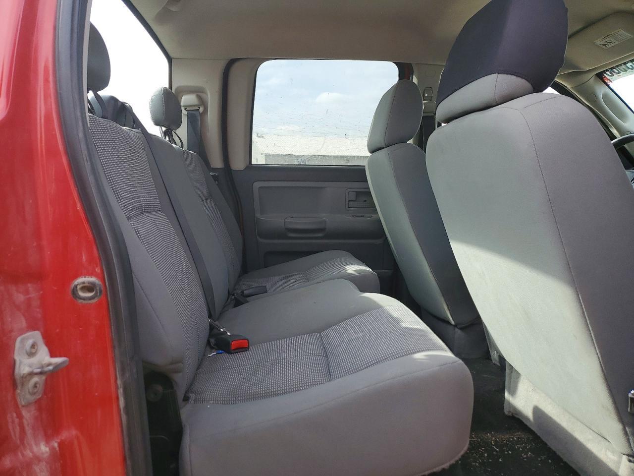 2011 DODGE Dakota