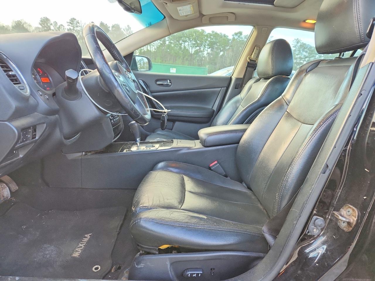2010 NISSAN Maxima