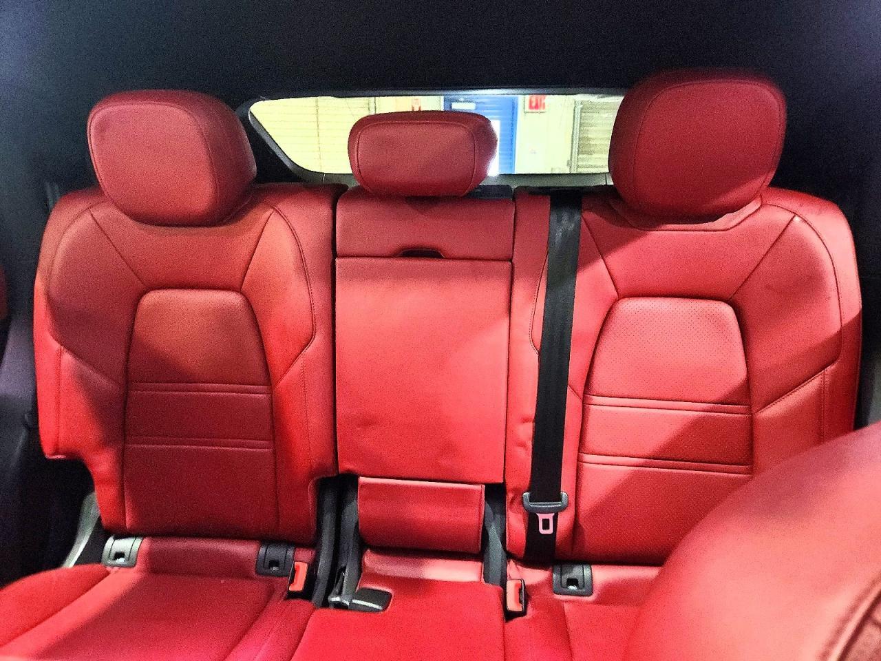 2020 PORSCHE CAYENNE