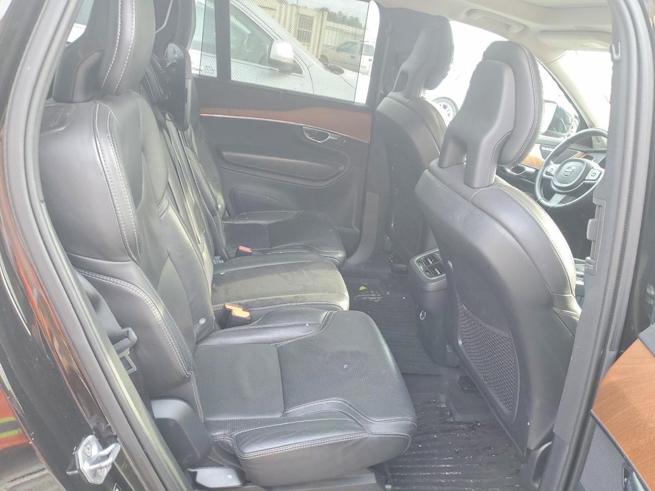 2016 VOLVO XC90