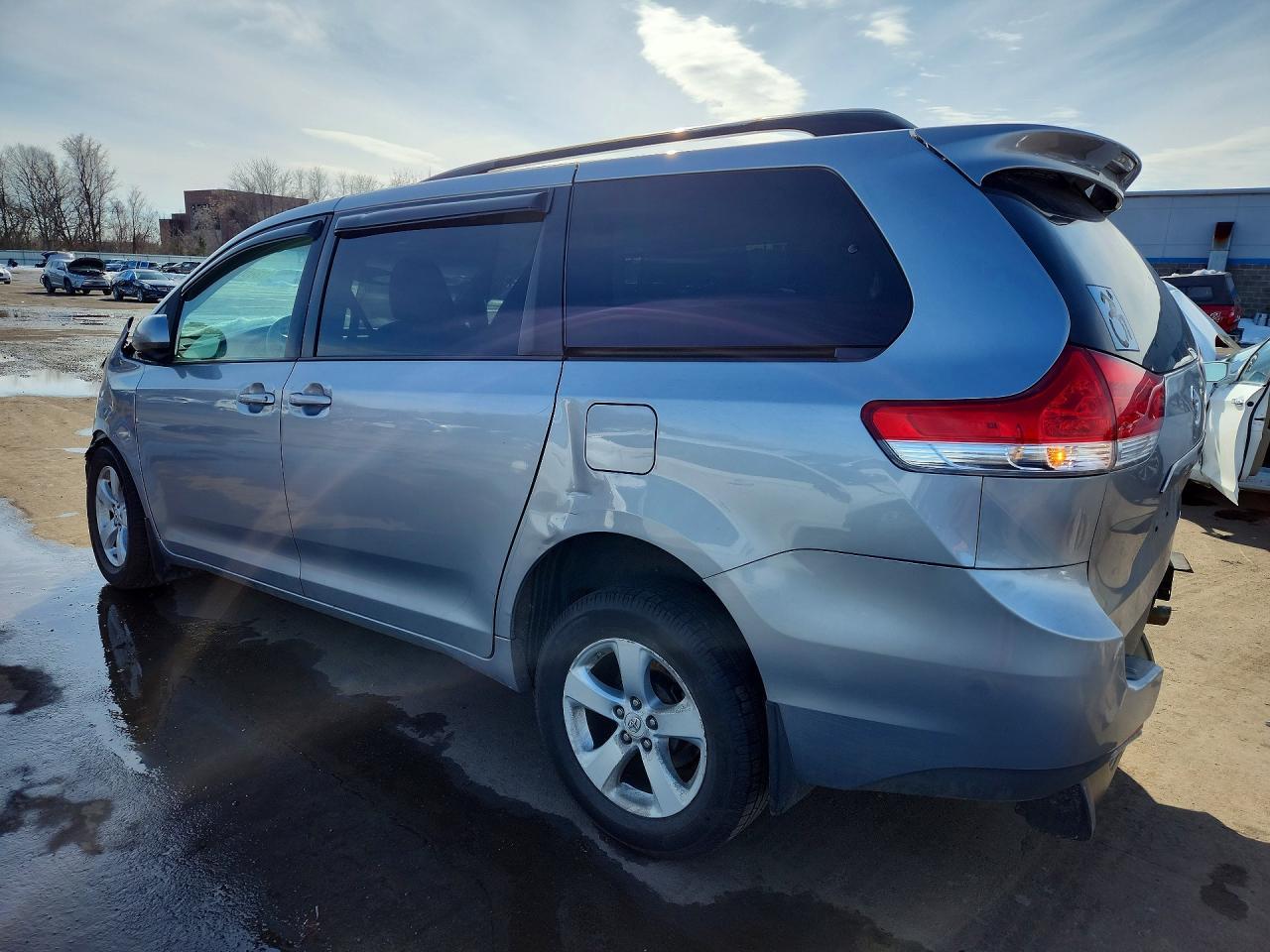 2013 TOYOTA SIENNA