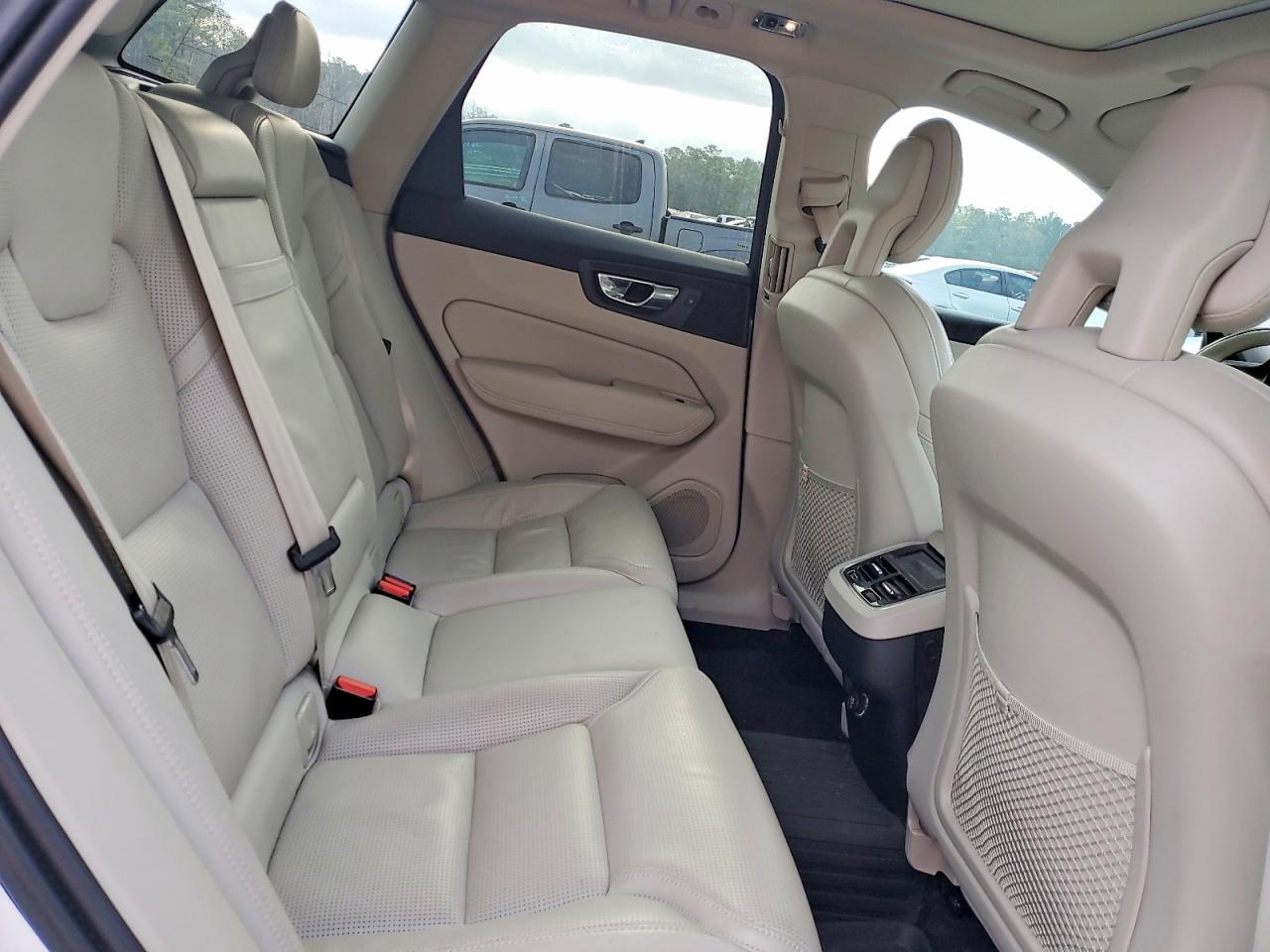 2018 VOLVO XC60