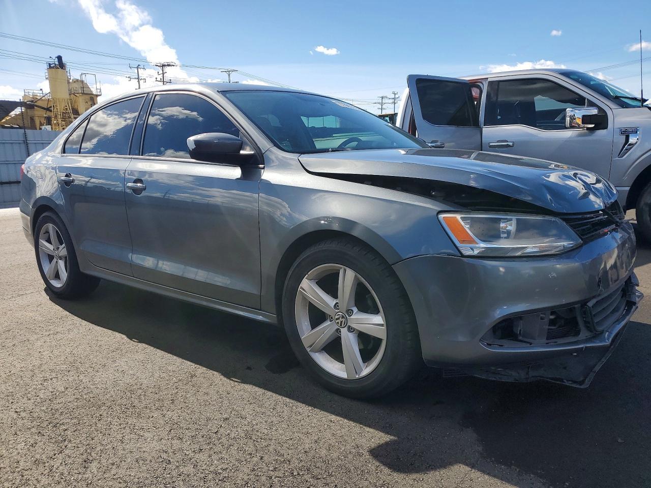 2014 VOLKSWAGEN JETTA