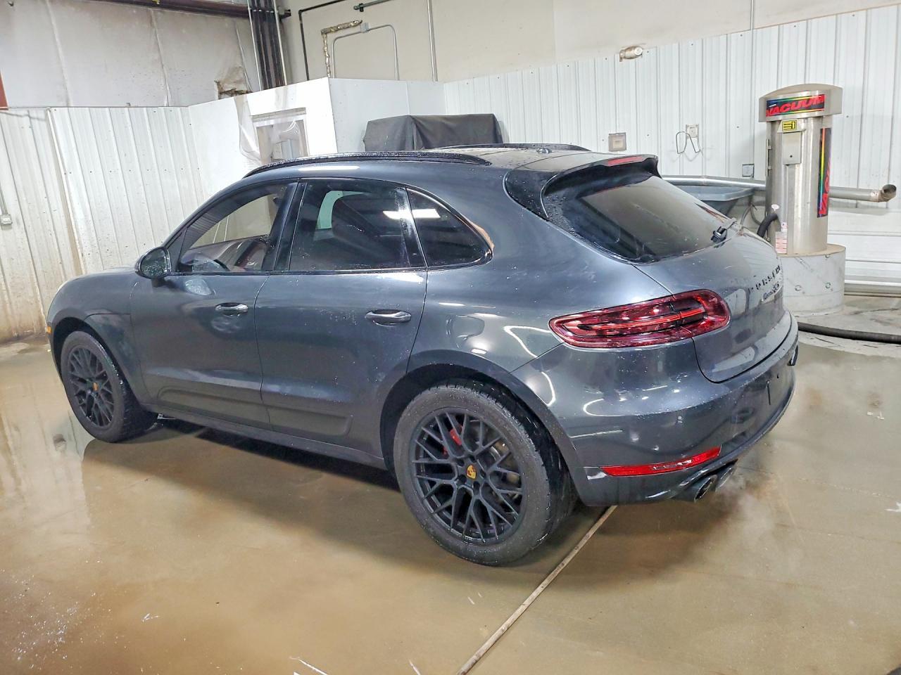 2018 PORSCHE Macan