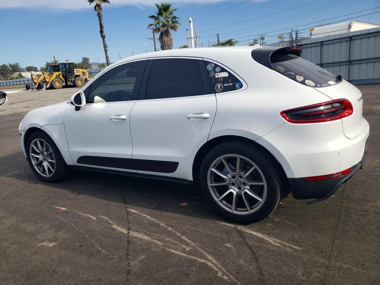 2015 PORSCHE Macan
