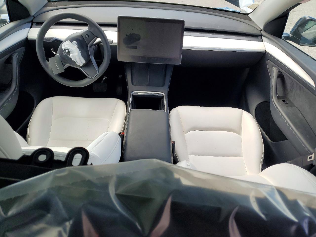 2025 TESLA MODEL Y