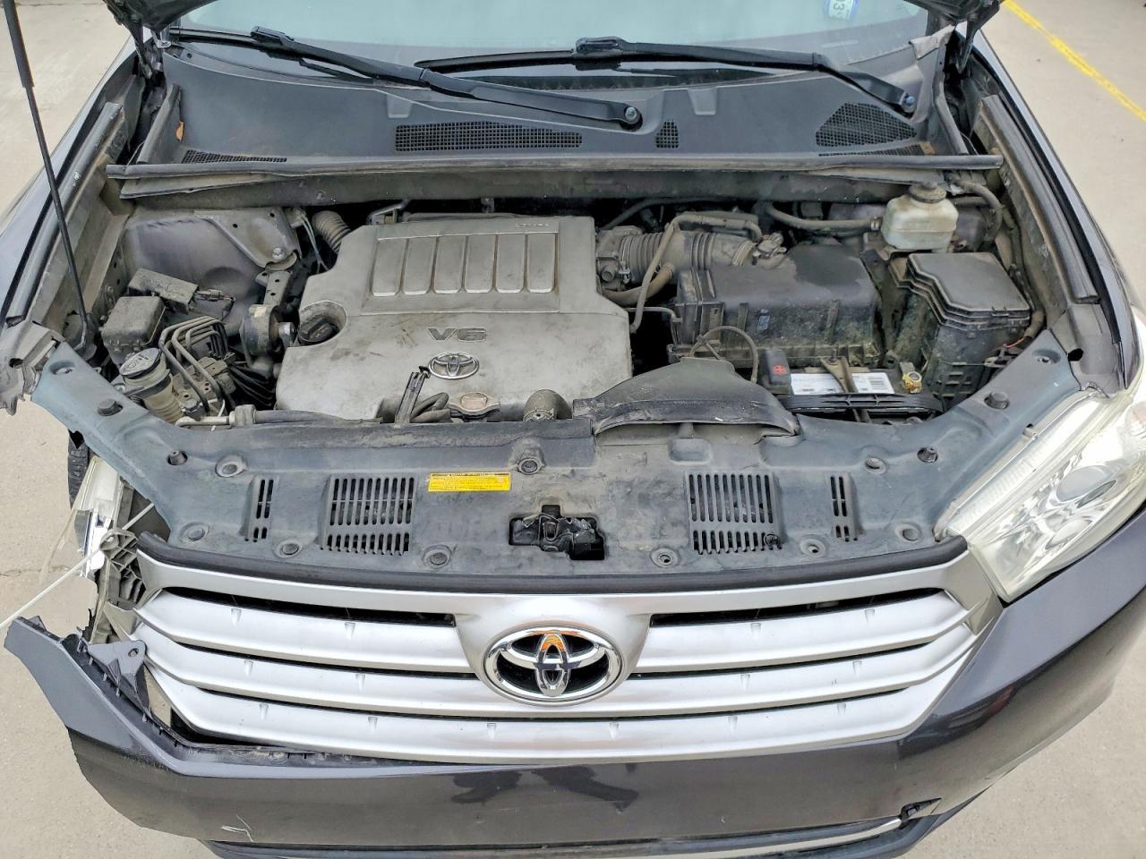 2013 TOYOTA HIGHLANDER