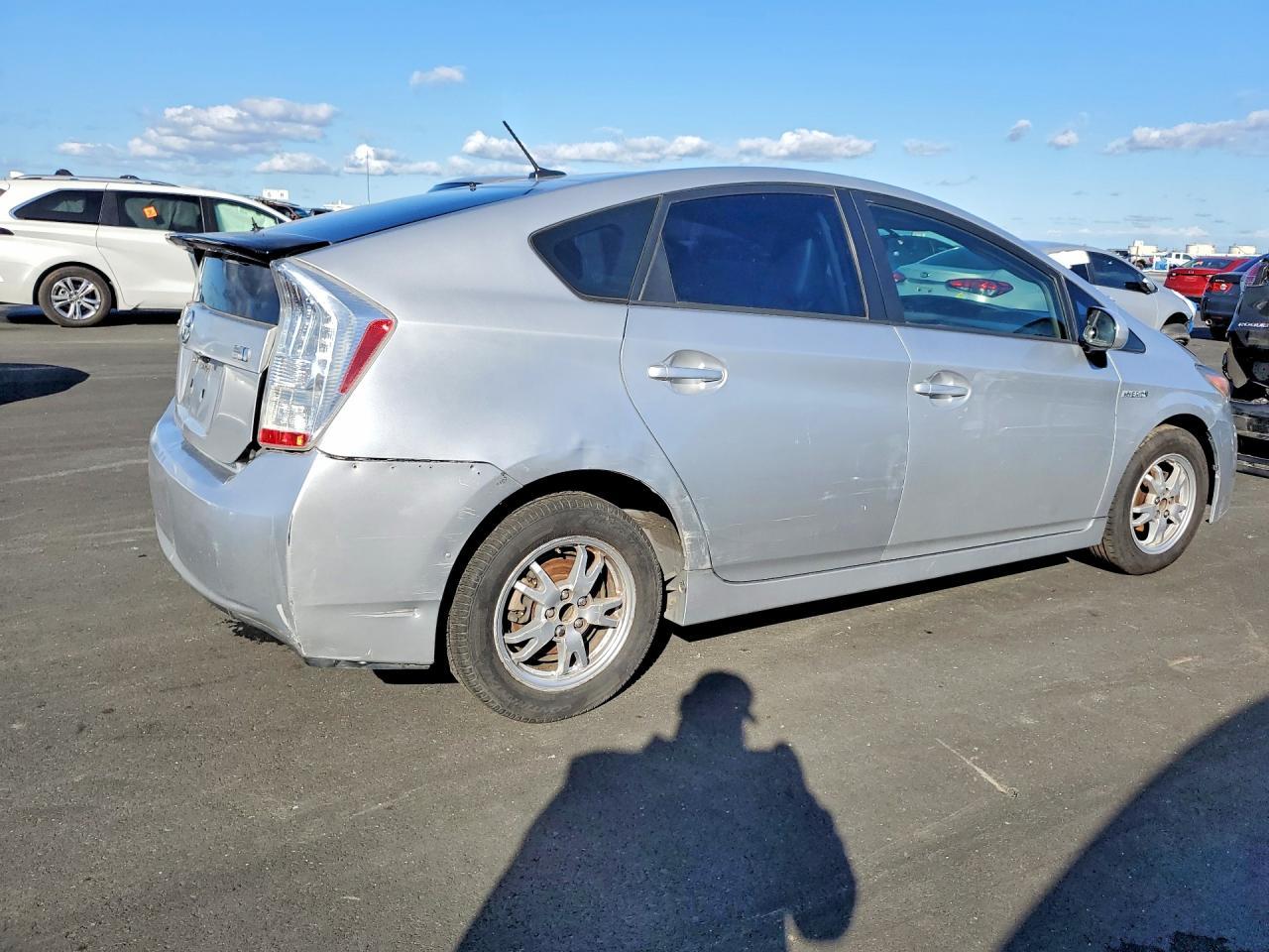 2011 TOYOTA PRIUS