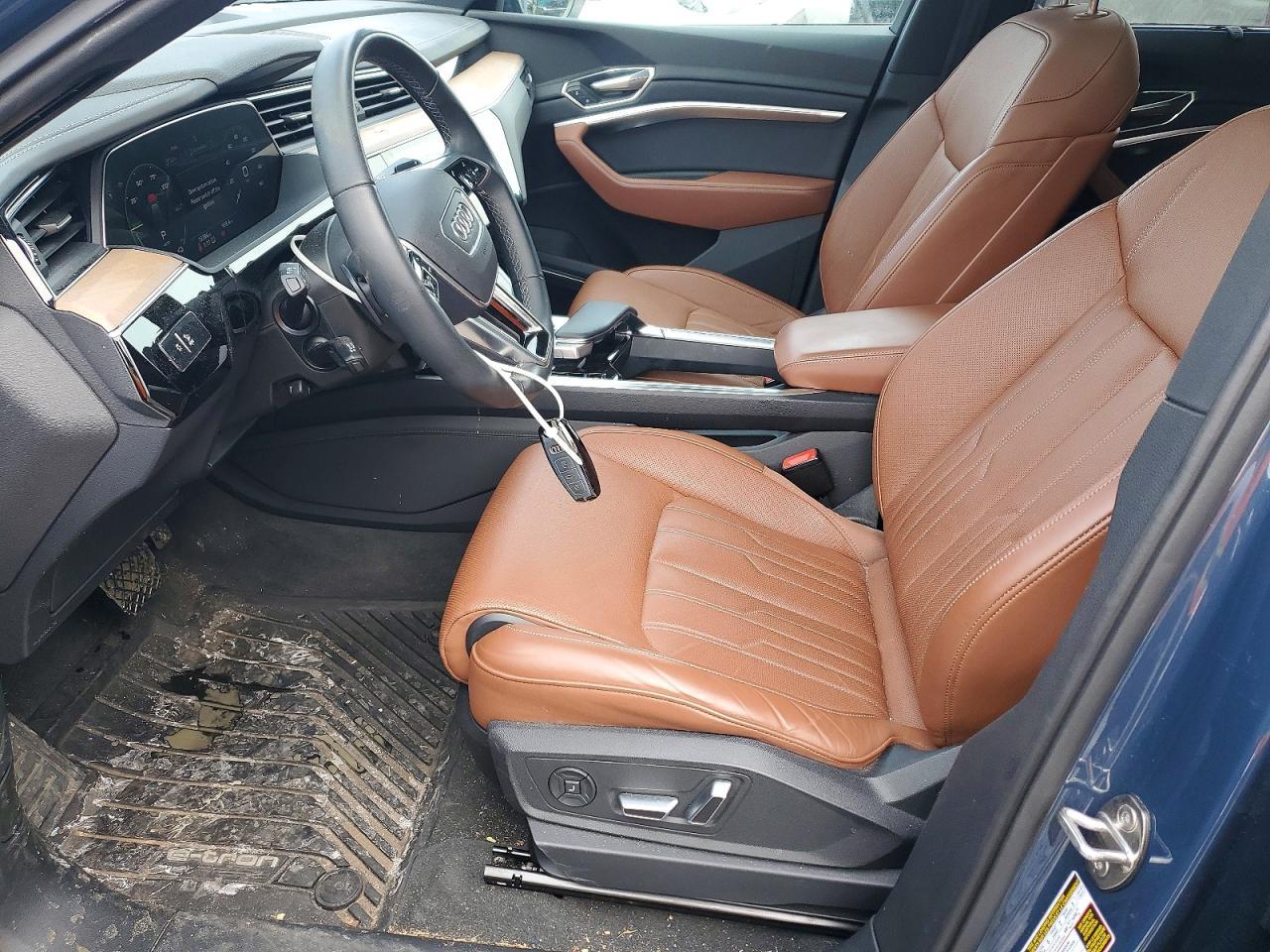 2024 AUDI Q8