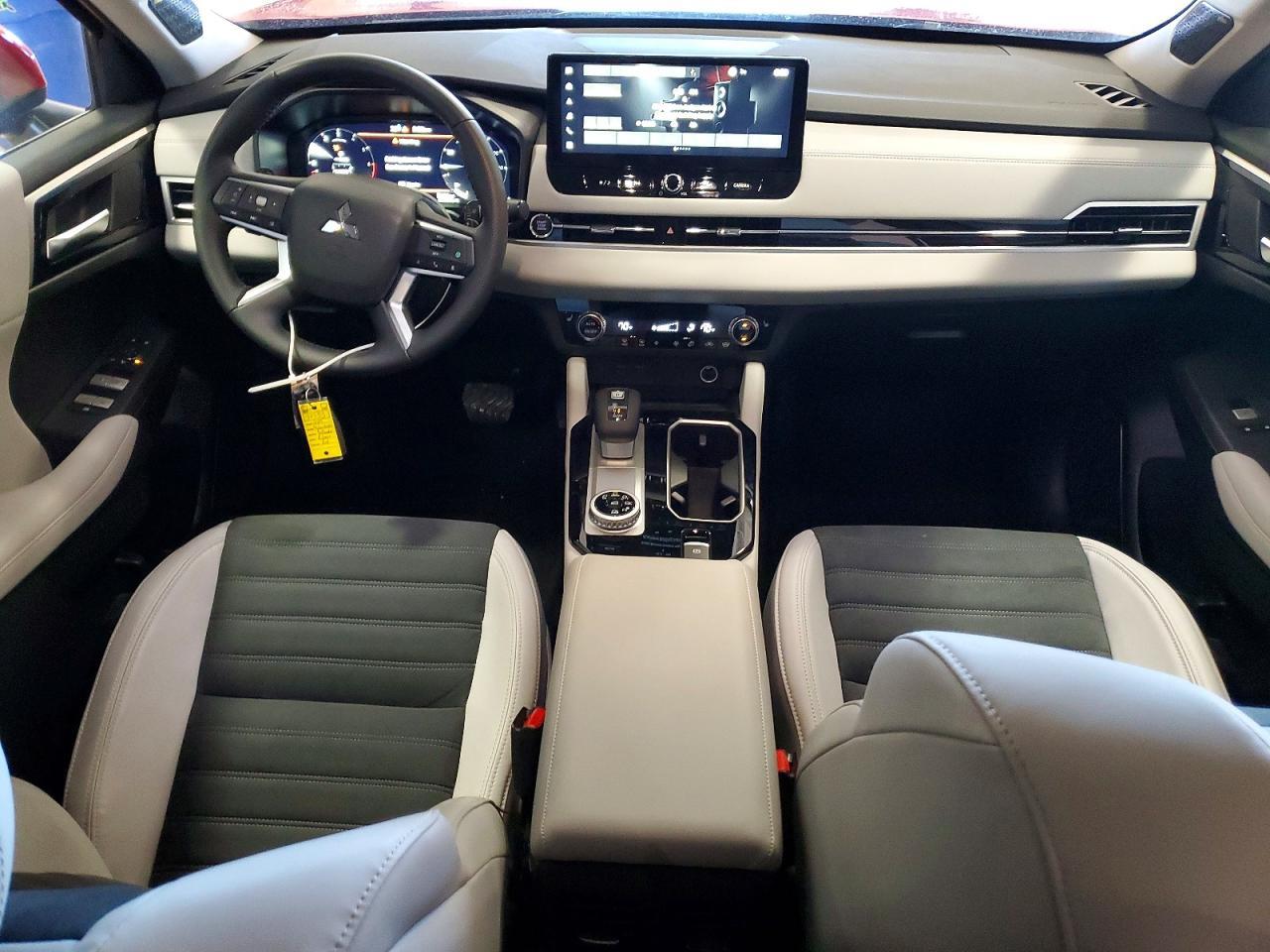 2025 MITSUBISHI outlander