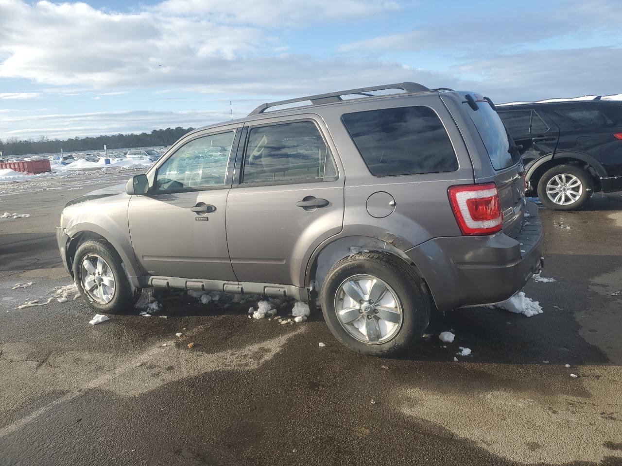 2010 FORD ESCAPE