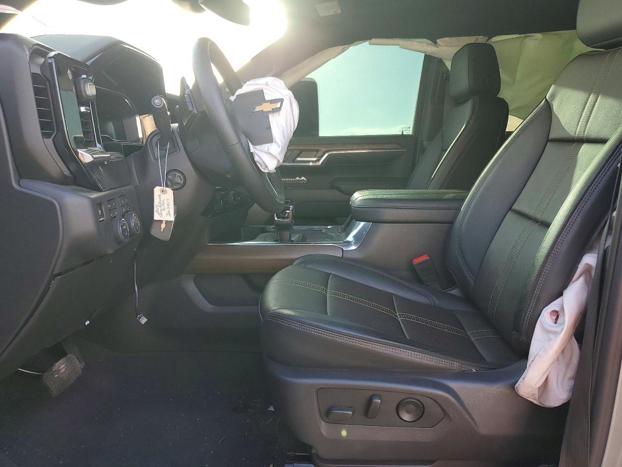 2024 CHEVROLET Silverado