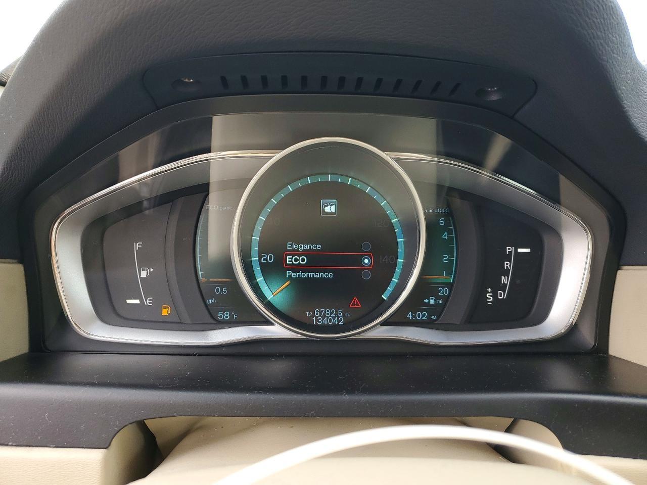 2014 VOLVO XC70