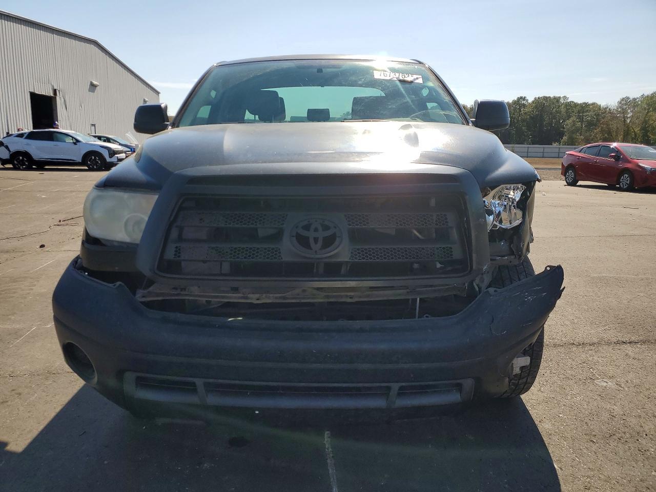 2011 TOYOTA TUNDRA
