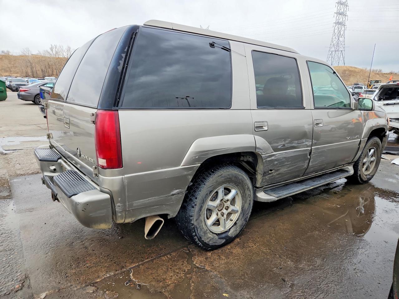 2000 CADILLAC ESCALADE