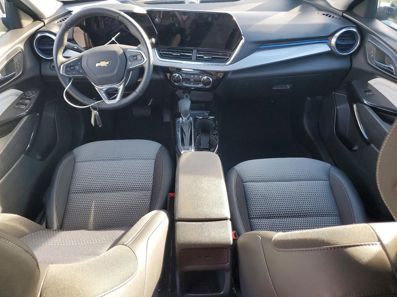 2025 CHEVROLET TRAX