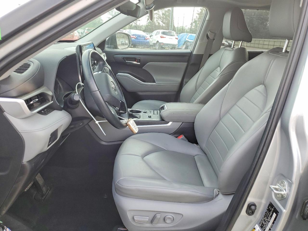 2020 TOYOTA HIGHLANDER
