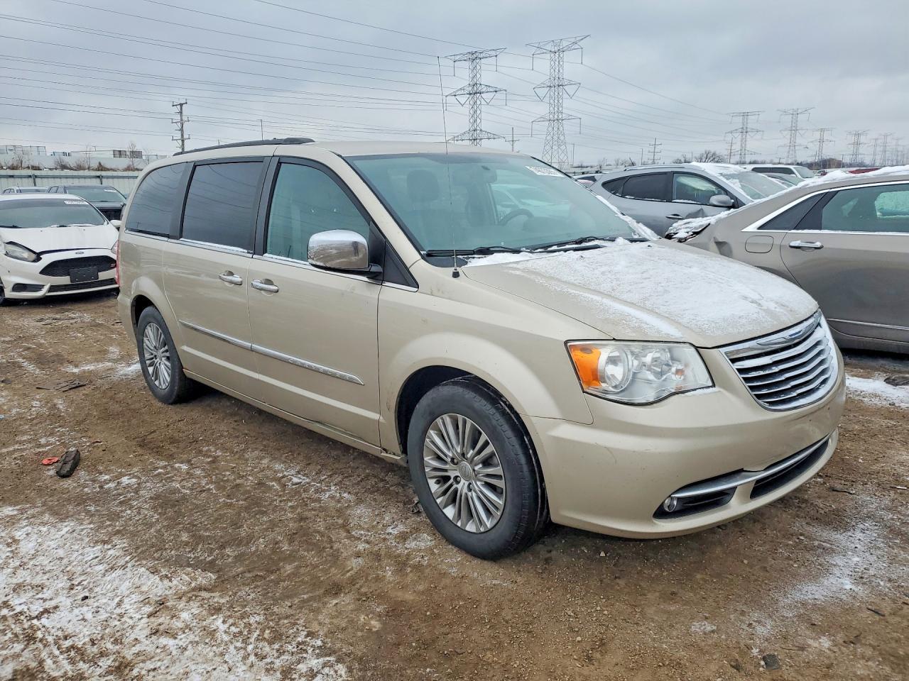 2013 CHRYSLER Town & Country