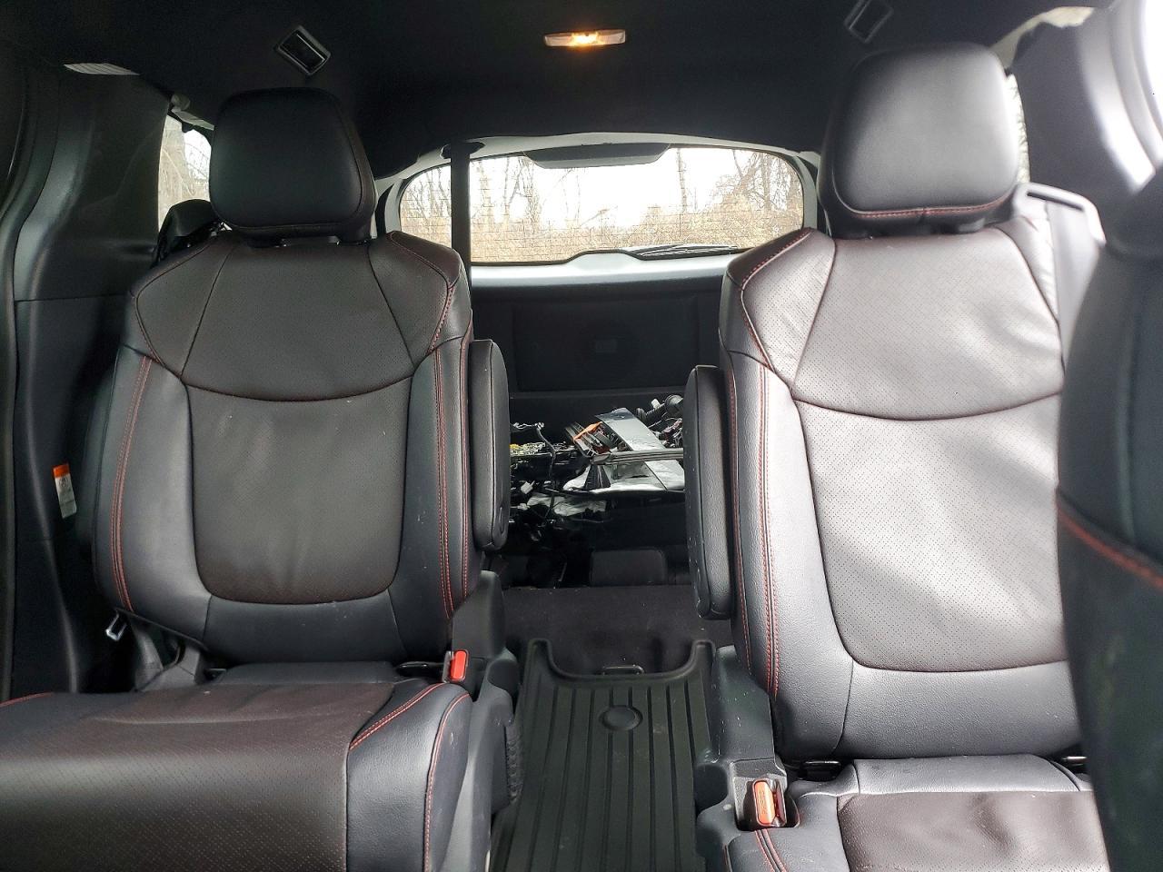 2025 TOYOTA SIENNA