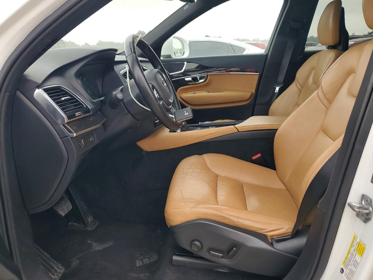 2018 VOLVO XC90