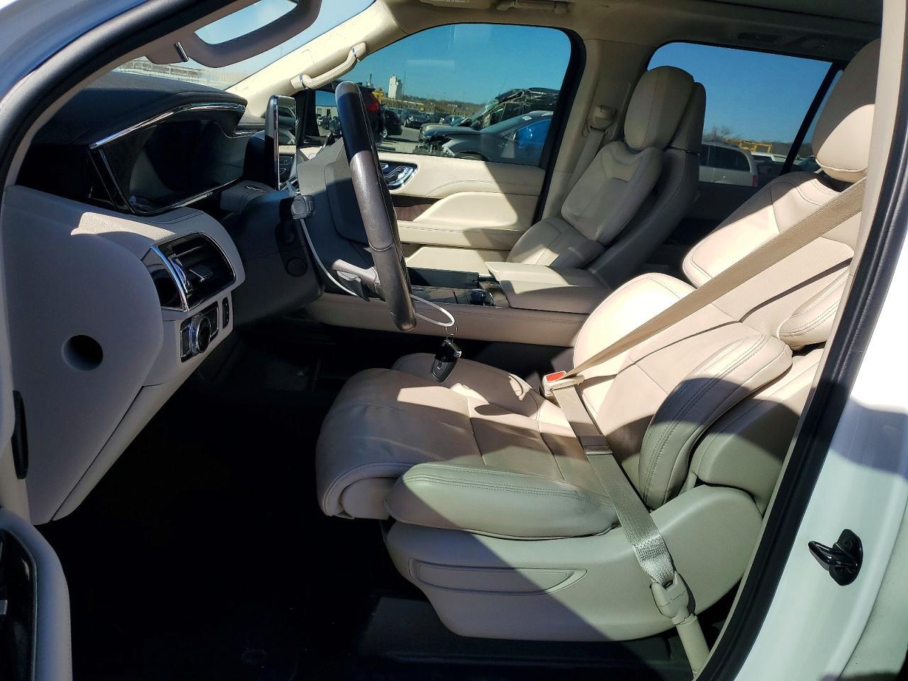 2021 LINCOLN Navigator