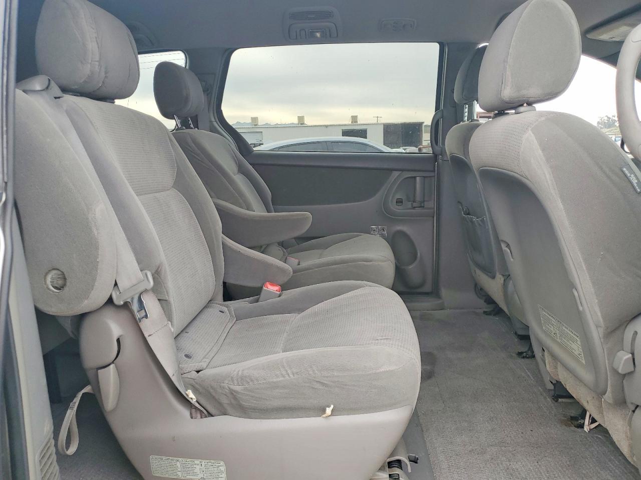 2005 TOYOTA SIENNA