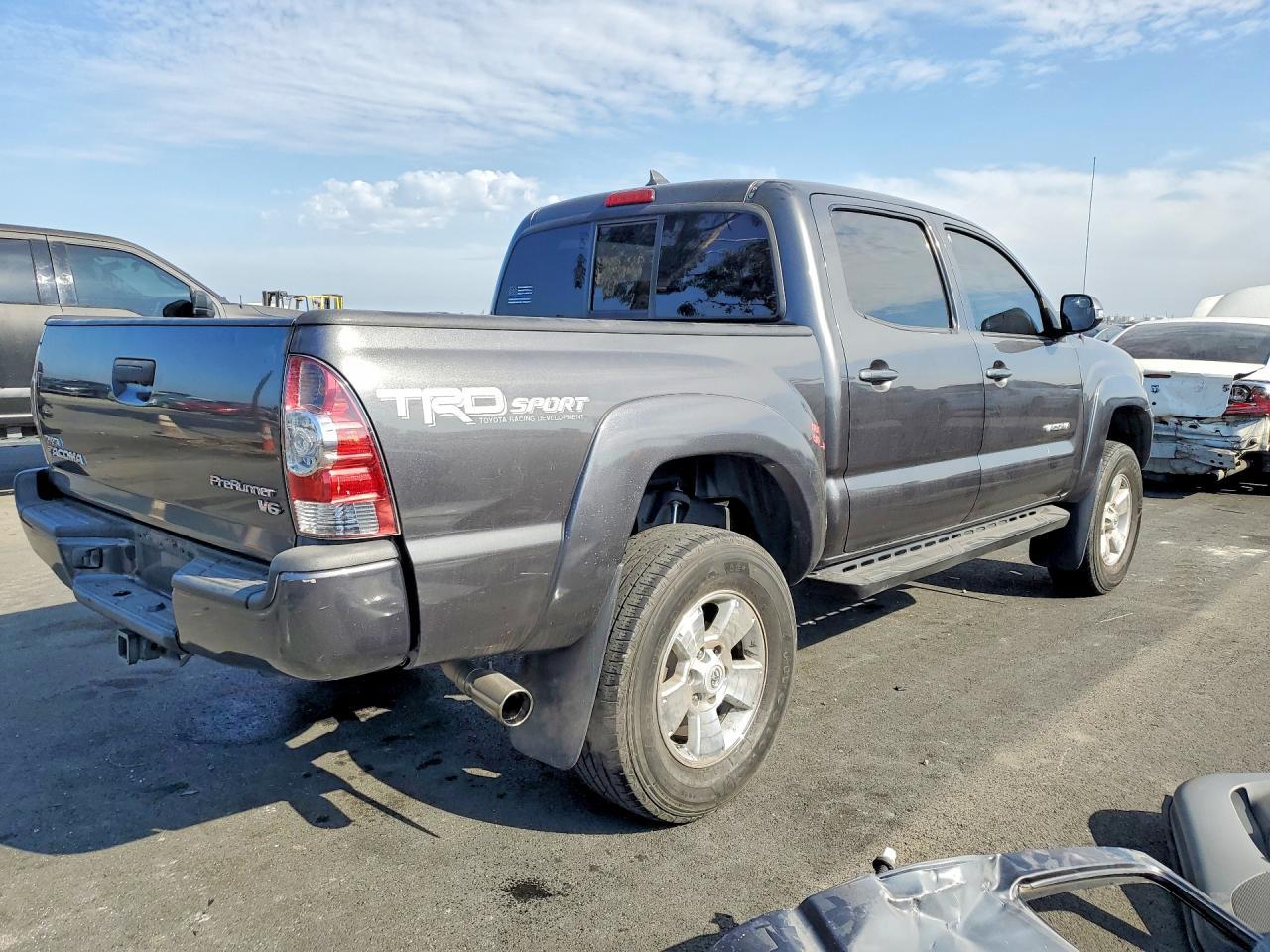 2015 TOYOTA TACOMA