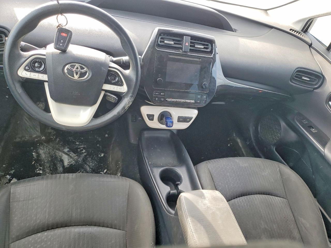 2016 TOYOTA PRIUS