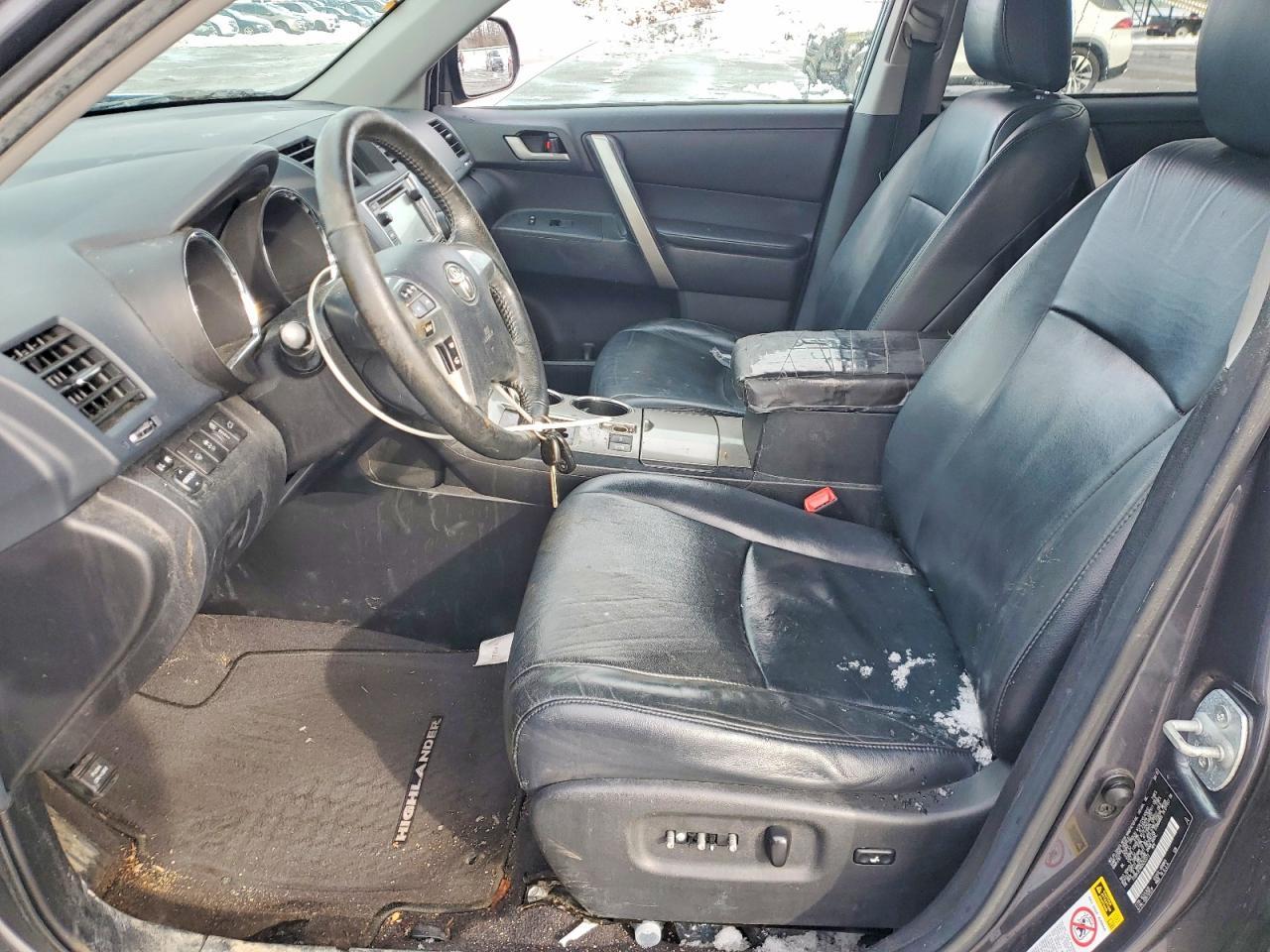 2013 TOYOTA HIGHLANDER