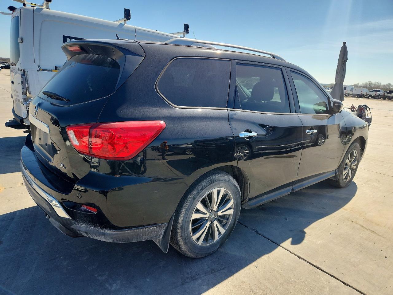 2017 NISSAN PATHFINDER