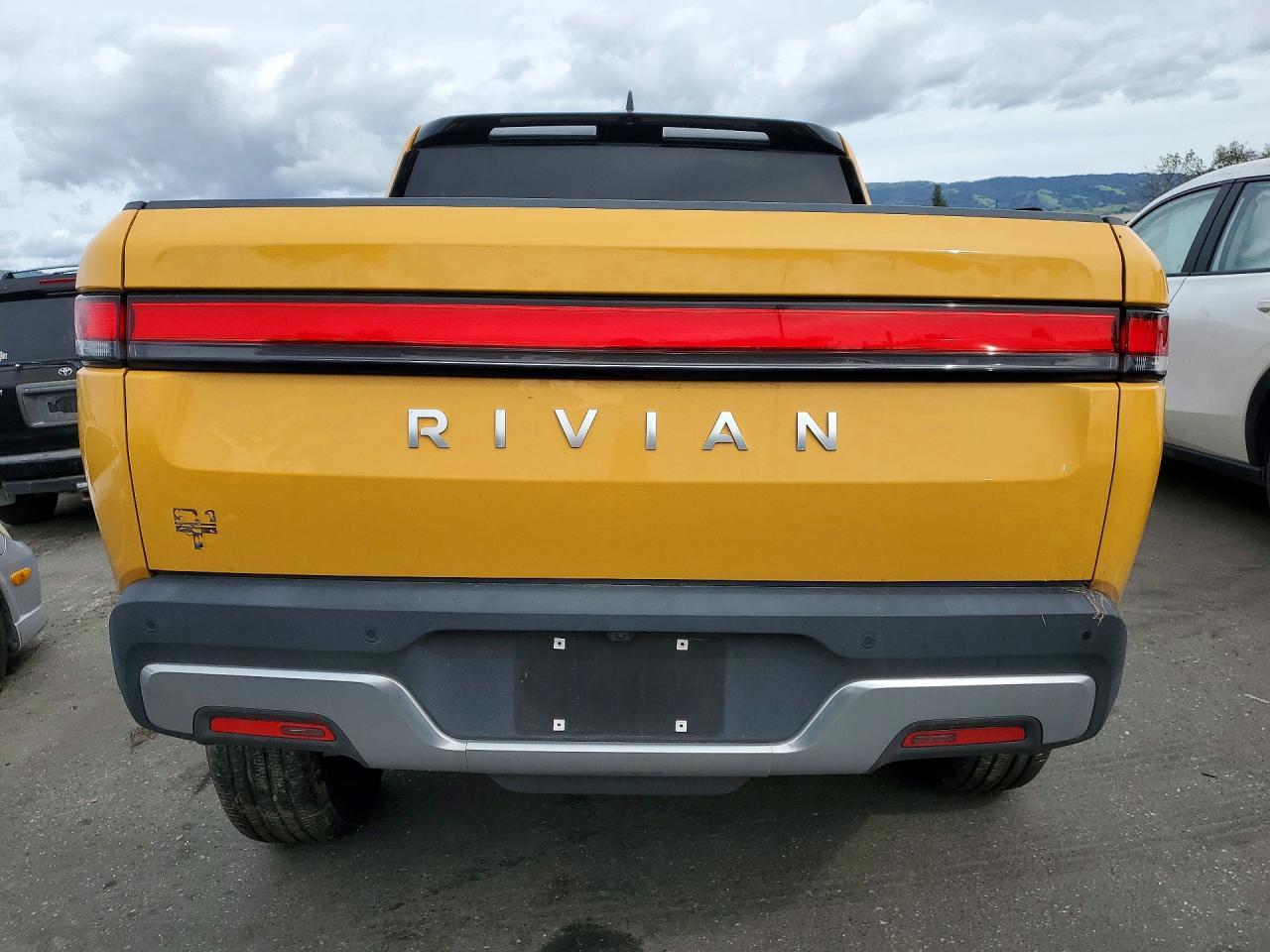 2023 RIVIAN R1t