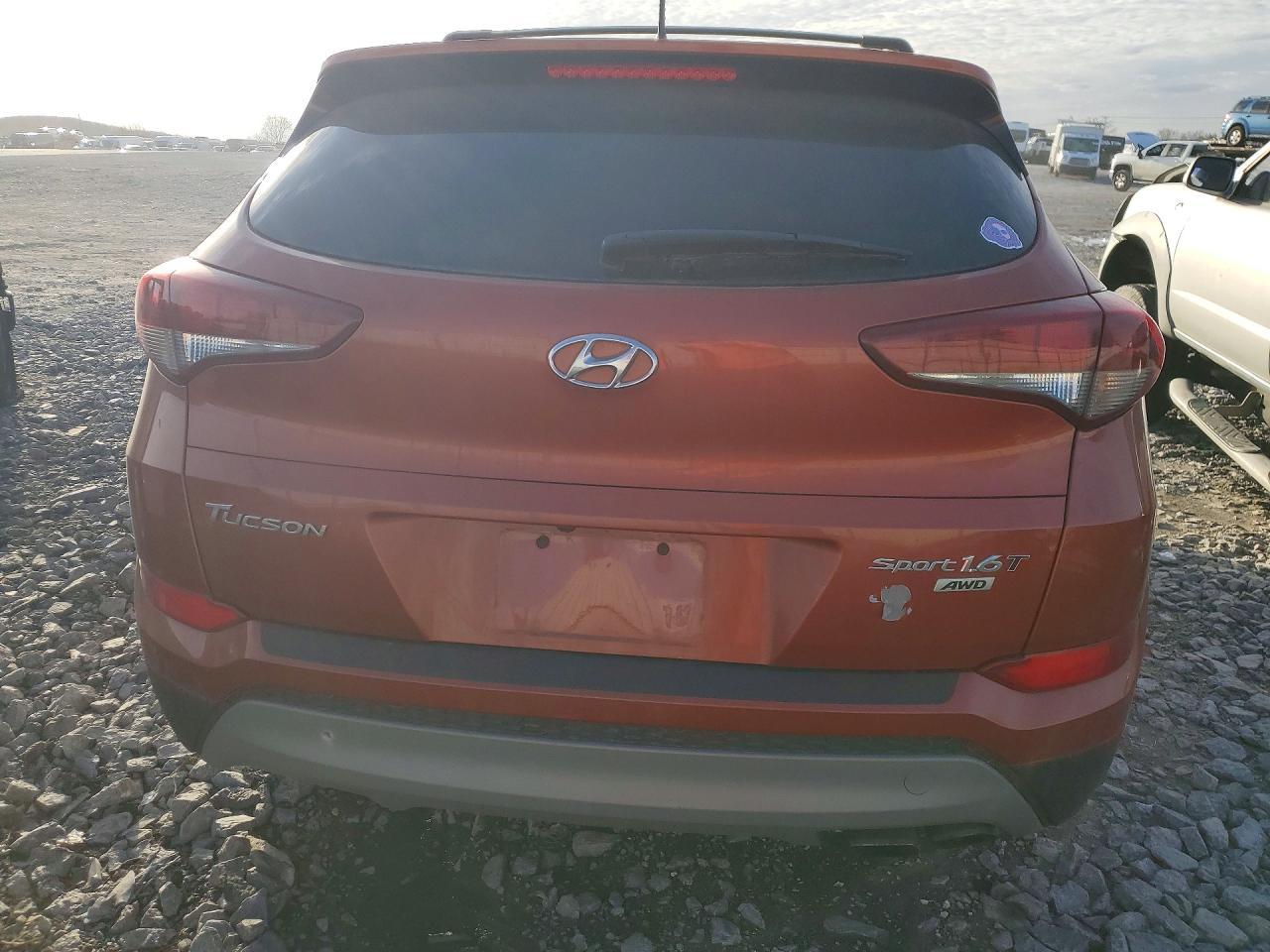 2016 HYUNDAI TUCSON