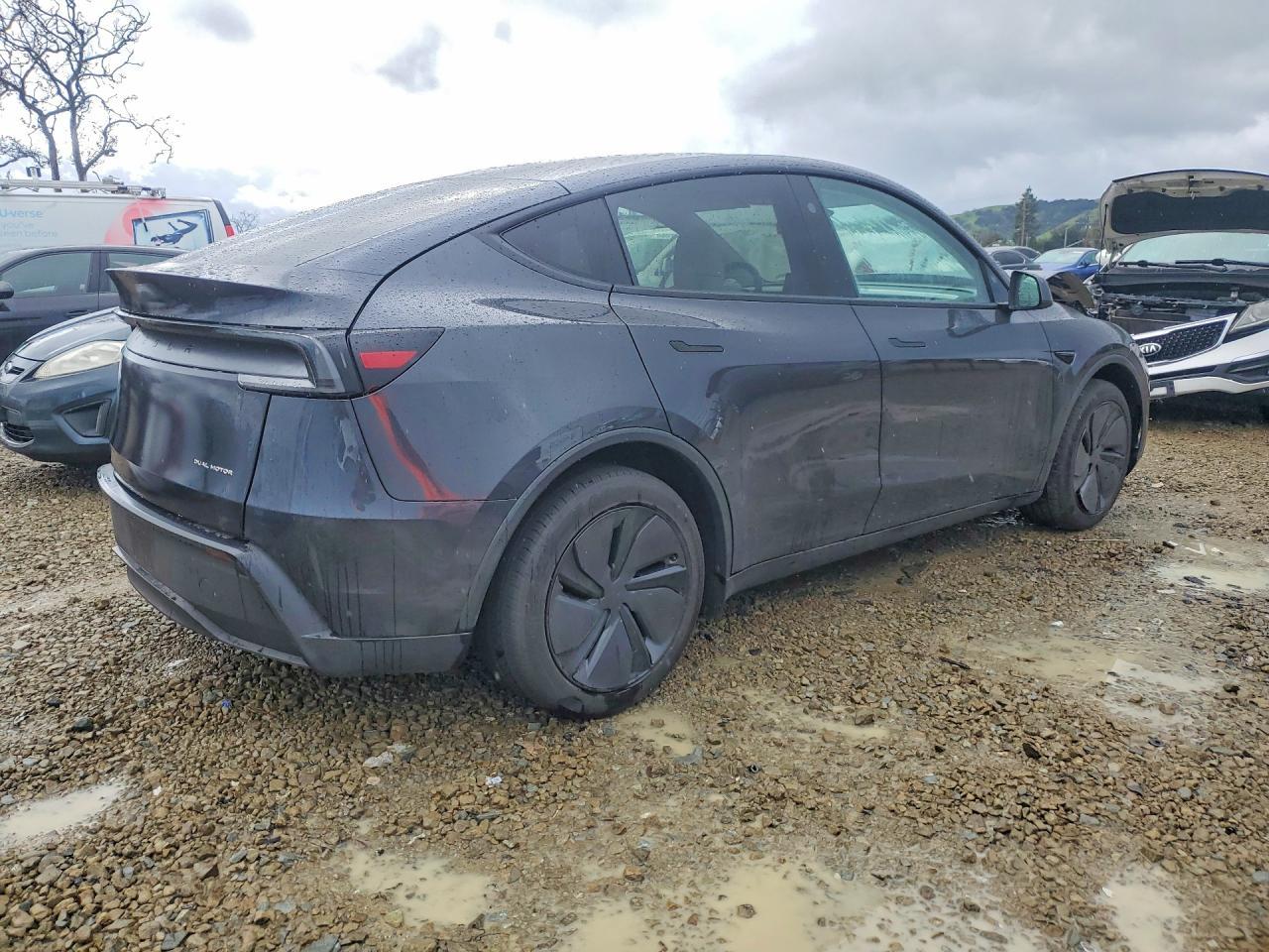 2026 TESLA MODEL Y