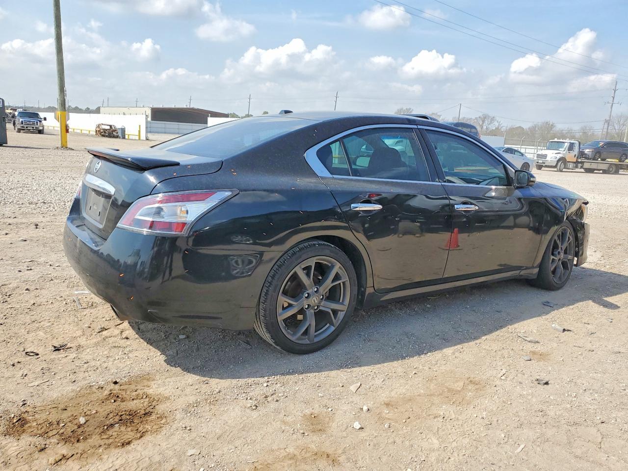 2014 NISSAN Maxima