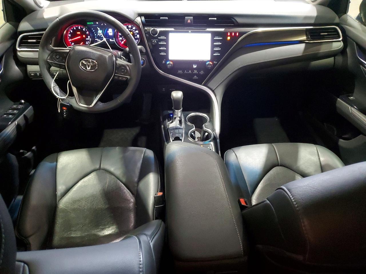2018 TOYOTA CAMRY