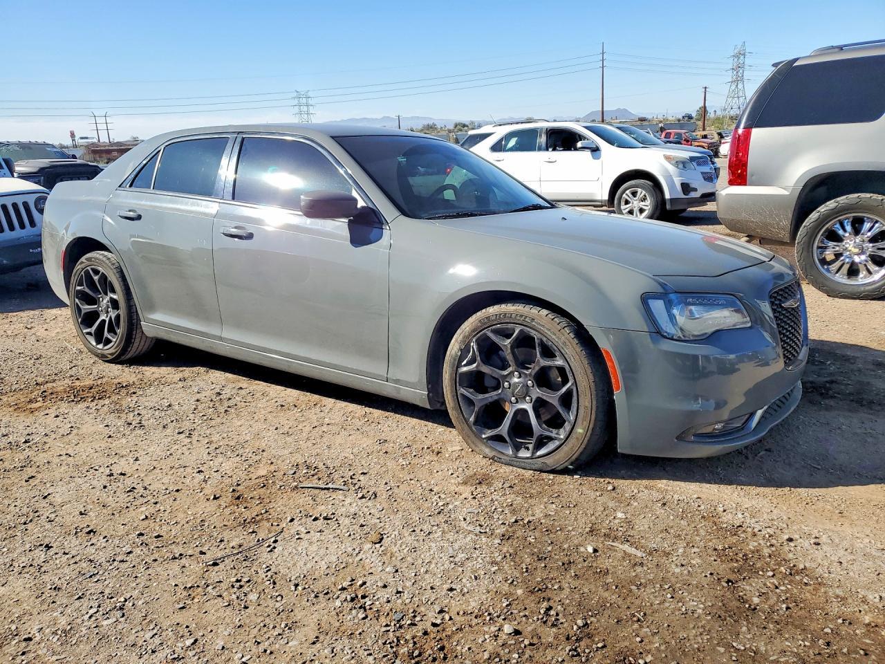 2019 CHRYSLER 300