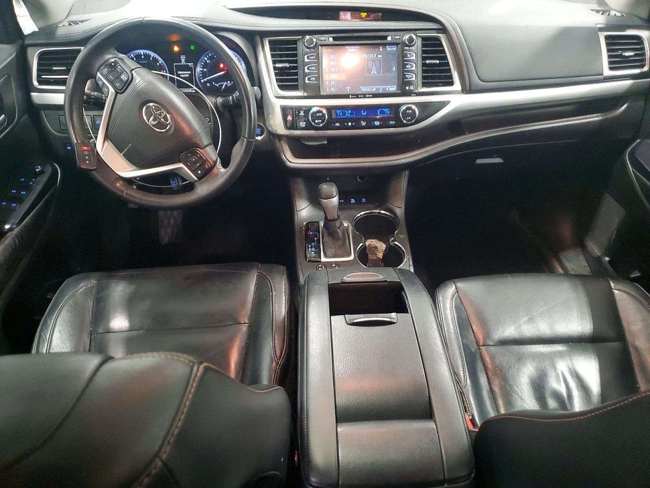 2016 TOYOTA HIGHLANDER
