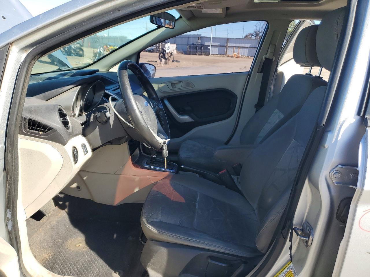 2013 FORD Fiesta