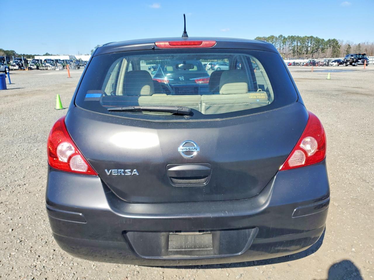 2011 NISSAN VERSA