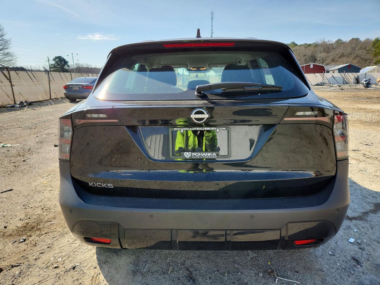 2025 NISSAN KICKS