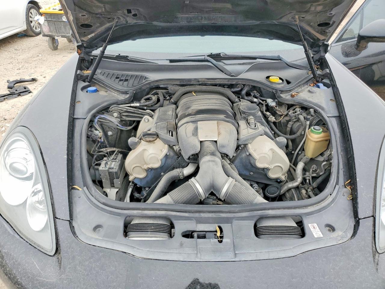 2011 PORSCHE Panamera